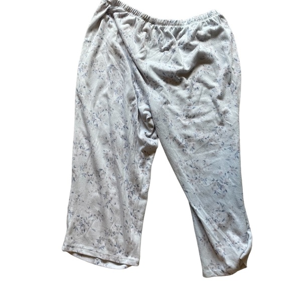 blue Laura Ashley pajamas - Picture 5 of 10